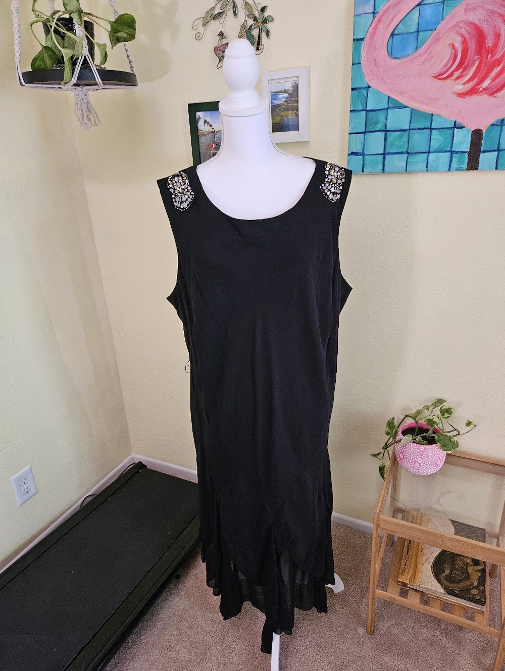 Jessica Howard Embellished Shoulder Black Sleeveless Dress.